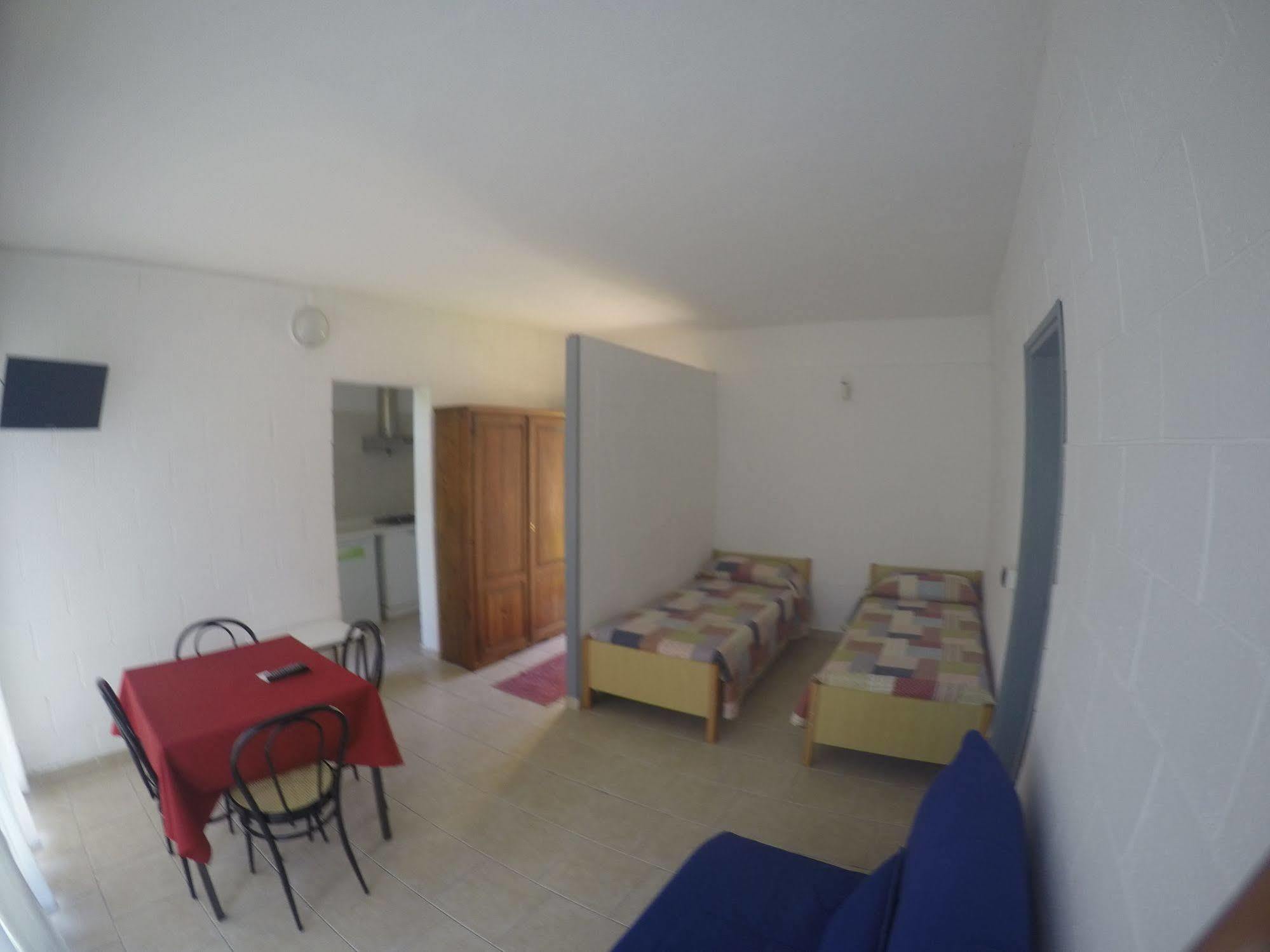 Camping Villaggio Paradiso 도마소 외부 사진